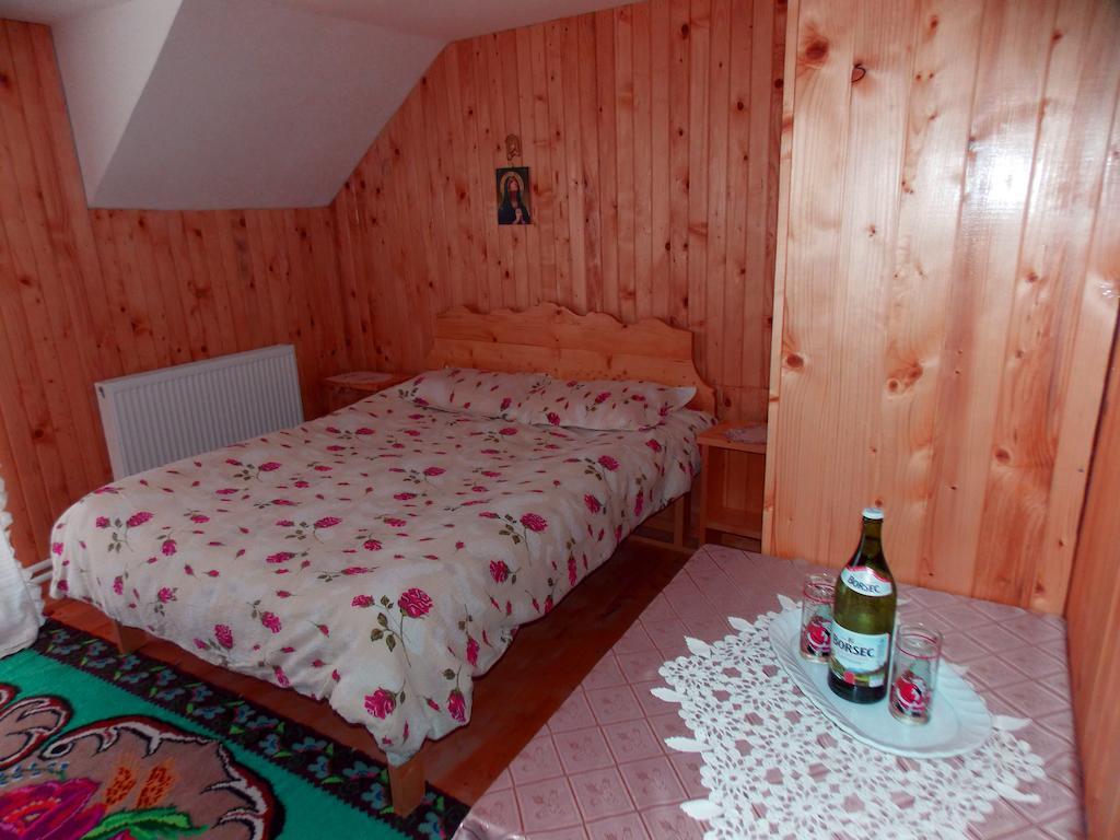 Pensiunea Paradiso Poiana Teiului Chambre photo